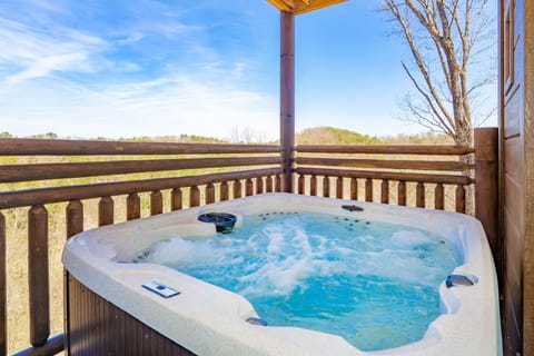 Hot tub in the fall with an amazing view!