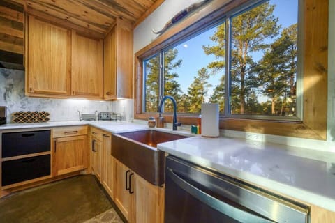 Copper farmhouse sink.