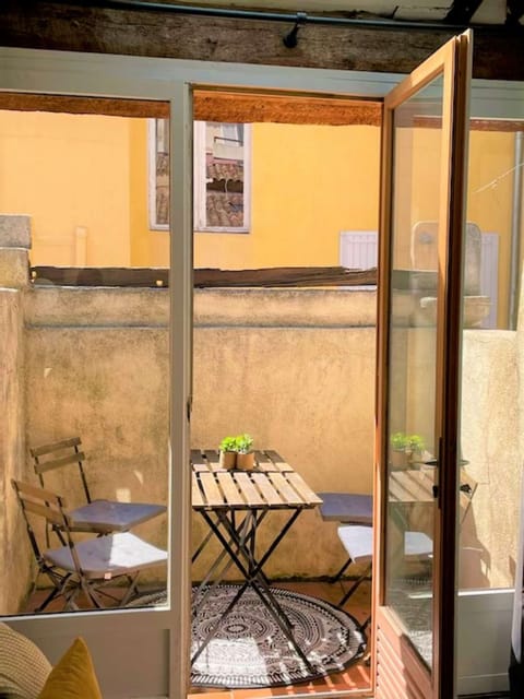 Great terrace to enjoy Porvence's sunny days