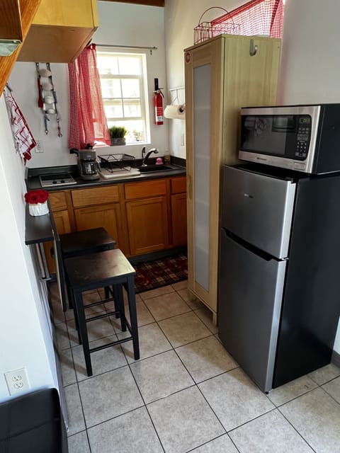 Fridge, microwave, coffee/tea maker, electric kettle