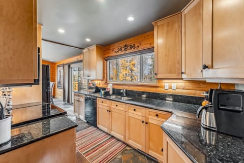 Kitchen: Well equipped kitchen, spacious countertops, ample cabinet space, drip coffee maker
