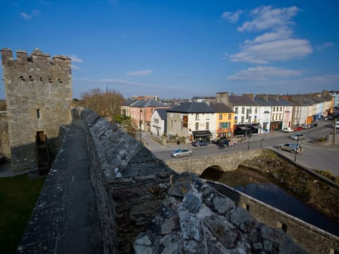 Cahir Castle County Tipperary Toursim Ireland Trident Holiday Homes