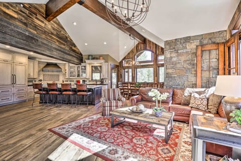 Copper Mountain | 7BR | 6BA | 4,400 Sq Ft | 150 Ft to Chair Lift