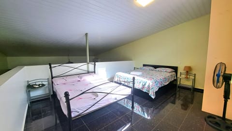 3 bedrooms, free WiFi, bed sheets, wheelchair access