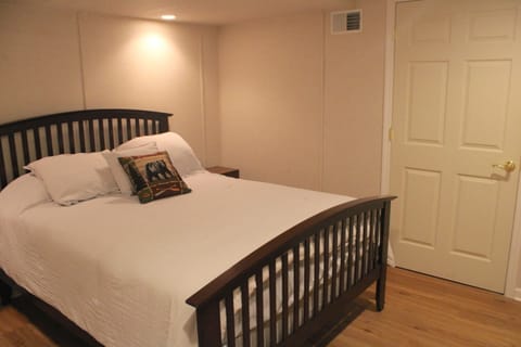 5 bedrooms, in-room safe, iron/ironing board, travel crib