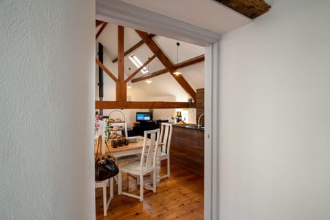 Bryn Lon Mawr - bryn lon view from connected door