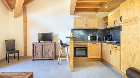 Tuck into a great snack you’ve prepared in your kitchenette.