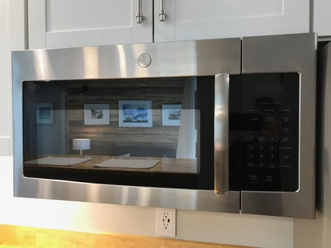 Built-in 1200 watt microwave oven