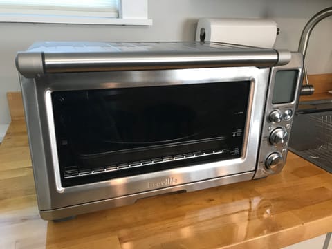 Breville countertop smart oven is big enough to cook a turkey in
