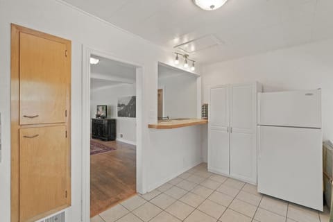 Countertops for you to prepare your meals and favorite desserts.