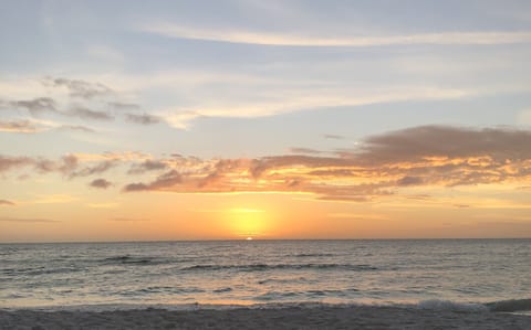 Beach nearby, sun loungers, beach towels