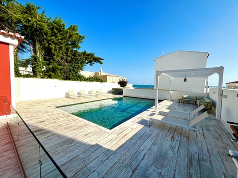 Outdoor pool, sun loungers