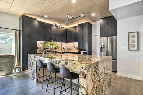 Kitchen | Cooking Basics | Breakfast Bar