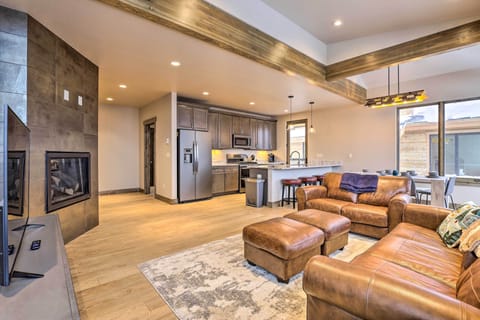 Main Living Space | Smart TV w/ YouTube TV & Cable