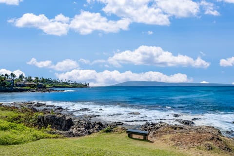 Beach nearby, sun loungers, beach towels