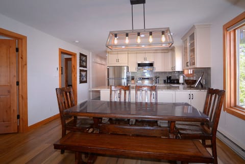 Dining/kitchen areas