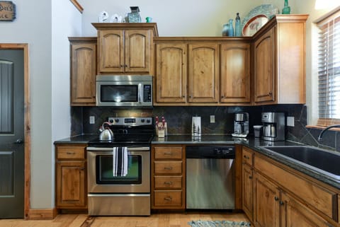 Stainless steel appliances for your fully stocked kitchen