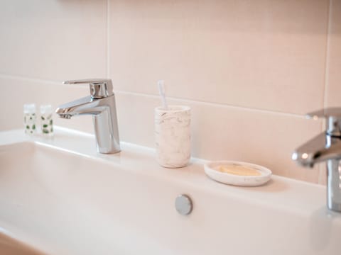 Bathtub, hair dryer