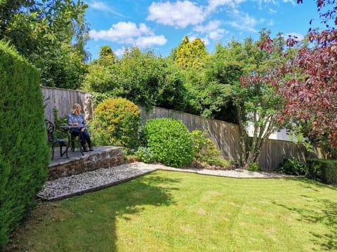Large secure dog friendly garden, sea views, patio & barbecue