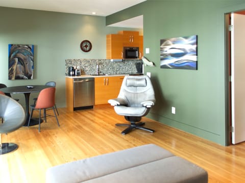 Living room / Dining area