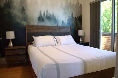 Bedroom with queen bed