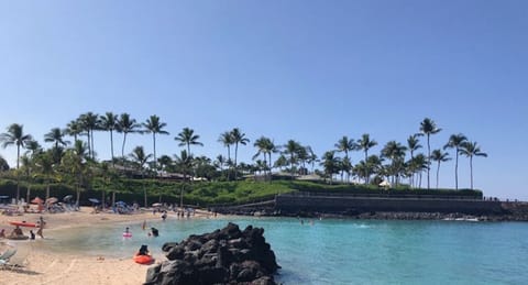 Beach nearby, sun loungers, beach towels