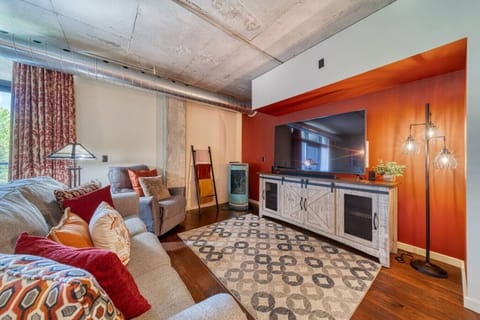 Entertainment Ready – Enjoy a movie night with the large smart TV and fast Wi-Fi.