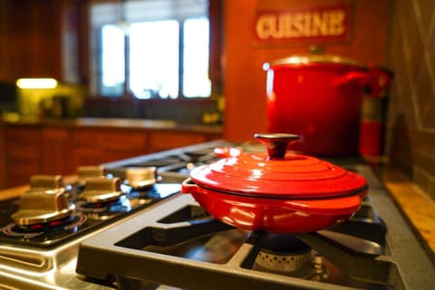 Full set of Le Creuset cookware