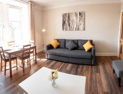 Bright, spacious lounge