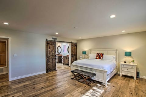 Bedroom 1 (Suite) | King Bed