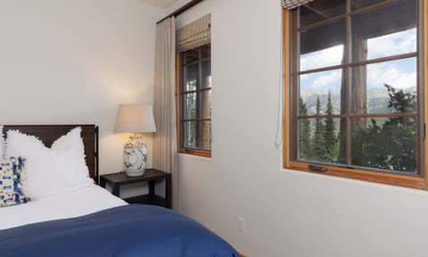 MMH 7 Bulldogger, 2nd Bedroom, 3