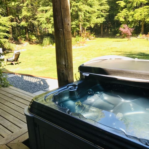 6 person Hot Tub off private back deck 