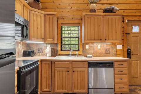 Full Kitchen with Major Appliances