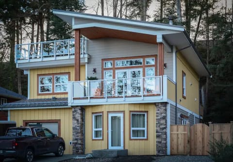 Windslow Guest Suite at Kye Bay Beach in Comox | Comox | VacationRenter