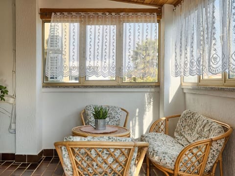 Curtain, Window Treatment, Interior Design, Room, Property, Window Covering, Furniture, Window, Window Valance, House