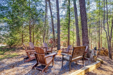 Enjoy S'mores over the wonderful fire pit