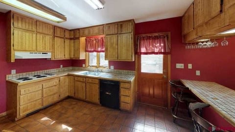 KItchen with Eating Area