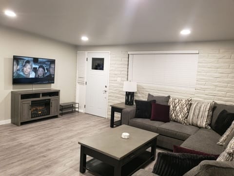 Living area | Smart TV, video games, DVD player