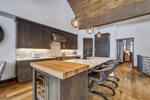 Kitchen - Five Peaks - Breckenridge Vacation Rental