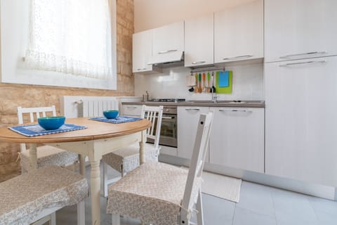 Fridge, oven, stovetop, highchair