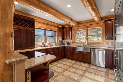 Gourmet kitchen has everything you need. Granite counters, stainless steel appliances.