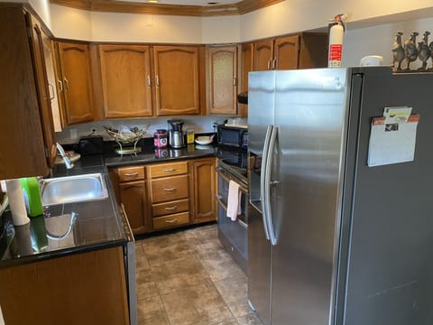 Fully equipped kitchen