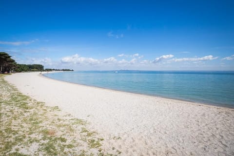 Beach nearby, sun loungers