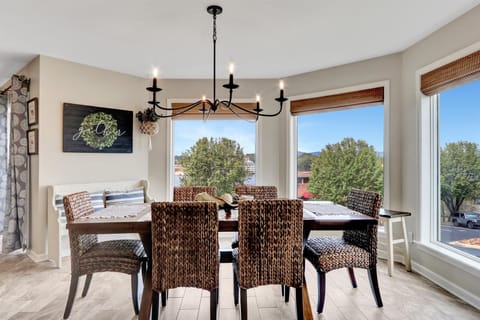 Hot Springs Vacation Rental | 2BR | 2BA | 1,650 Sq Ft | Step-Free Access