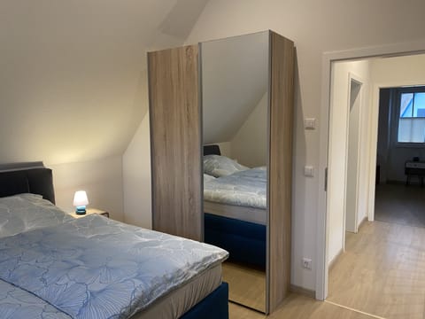 2 bedrooms, in-room safe, desk, cribs/infant beds