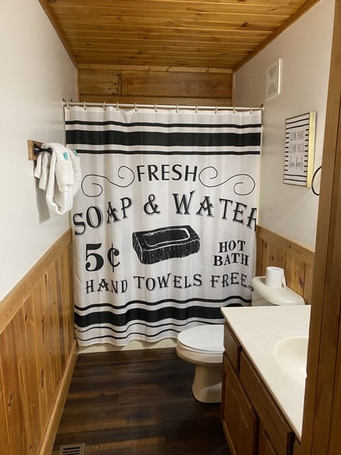 Bathroom | Towels, soap, toilet paper