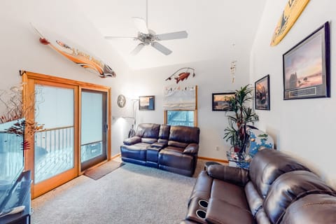 Dog-friendly house with private pool, W/D, fireplace, central AC & porches House in Rodanthe