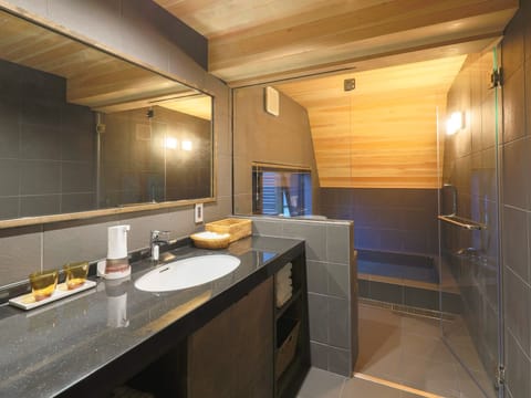 ・[Atrium type/Washroom/dressing room] Spacious and bright washroom. Spacious space that can be used by multiple people