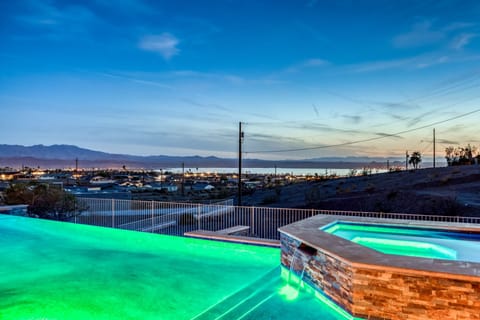 Outdoor pool, an infinity pool