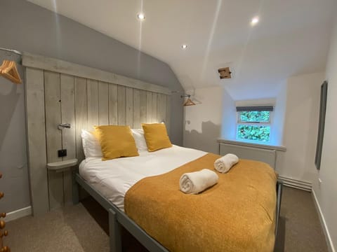 Farmhouse bedroom #1 - King Bedroom